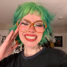 Kat Moss's Instagram, Twitter & Facebook