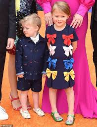 July 15, 2021, 9:27 am · 3 min read. Kelly Clarkson Poses With All Four Of Her Children As Well As Husband Brandon Blackstock Daily Mail Online