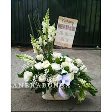 Maybe you would like to learn more about one of these? Rangkaian Pot Bunga Mawar Asli Putih Fresh White Rose Flower Karangan Ucapan Duka Cita Condolence Shopee Indonesia