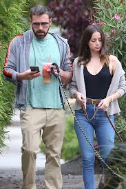 Here's a timeline of ben affleck and ana de armas' dating history, from how they met on the set of 'deep water' to their instagram flirting and trip to cuba. Ben Affleck Ana De Armas Liebe Aus Insider Spricht Von Trennung Gala De