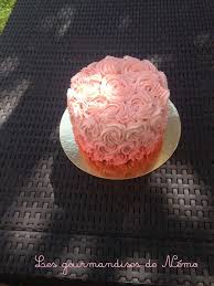 Faire Un Rose Cake Quelle Douille Pour Le Rose Cake Rose Cake Gateau A Etages Avec Creme Au Beurre Gateau Ame Creme Pour Gateau Gateau A Etage Gateau Etage