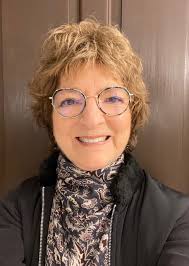 Catherine Hankins's Instagram, Twitter & Facebook