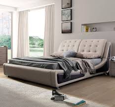 There's no clutter or chaos but there's still a definite modern vibe. 48 Minimalist Bedroom Ideas For Those Who Don T Like Clutter The Sleep Judge