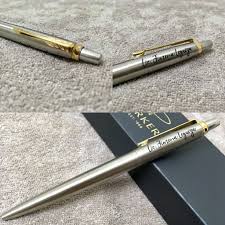 Te La Hago Como Quieras - Bolígrafo Parker Jotter GT. Con el grabado en  láser que quieras. Cuerpo de acero inoxidable. Acabado con un clip  brillante en forma de flecha dorada. Con