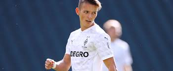 Hannes wolf did just that, finishing off a neat gladbach move. Hannes Wolf Wechselt Endgultig Von Rb Leipzig Zu Borussia M Gladbach