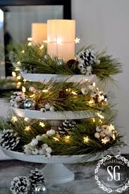 39 Festive Christmas Table Decorations To Brighten Up Your Holiday Table Christmas Table Decorations Centerpiece Christmas Table Decorations Holiday Table Decorations