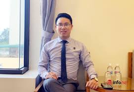 Thường vào mỗi chiều, chú chó được chủ nhân dắt đi ngoài đường và đi vào các khu dân cư đông người. Ogru Zqpslpnam