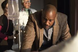 A man wakes in a hospital bed with no recollection of who he is, and learns that he's wanted by the police for a committing a series of murders. Awake Movie Still 528103