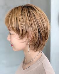 hitoshi watanabeはinstagramを利用しています salonwork ウルフ目指してて襟足伸びるの待てない時は 顔周り切っちゃおう cross necklace fashion necklace