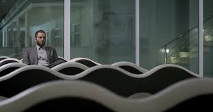 Είναι απόφοιτος της δραματικής σχολής του εθνικού θεάτρου και τελειόφοιτος του τμήματος θεατρικών σπουδών της φιλοσοφικής σχολής αθηνών. Prwto Brabeio Se Die8nes Festibal Gia Thn Tainia Poy Prwtagwnistei O Boliwths Omhros Poylakhs Thenewspaper Gr