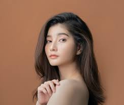 Gw akan jelasin variasi gaya rambut panjang pria yang bisa lo terapin dengan basic model man bun. 42 Model Rambut Untuk Wajah Oval Terlengkap Pendek Hingga Panjang