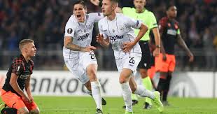 Neben dillen und fransen war torhüter lieuwe steiger ein denkwürdiger spieler des erfolgs der frühen 1950er jahre. Schlachtfeld So Ubel Hinterliessen Die Psv Eindhoven Spieler Die Lask Kabine