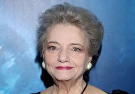 Aktorka Anna Seniuk przyjedzie do Grójca. W bibliotece odbędzie się  spotkanie autorskie. Zobacz wideo