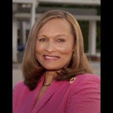 Vivian Davis Figures (@vivian_figures)