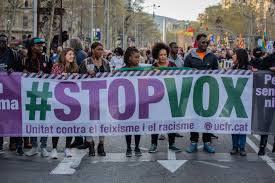 Manifestaciones contra Vox en Barcelona: "Vecina, despierta, hay ...