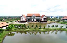 The formation of the university was in the ninth malaysia plan which was approved in 2006. Home Umk
