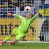 Er ist vor allem bekannt für seinen auffälligen style und sein liebenswürdiges wie macht man eine frisur wie jordan pickford? Https Encrypted Tbn0 Gstatic Com Images Q Tbn And9gctll Q01f9j4tmsgevrkuxkh96 Cq4kilf08zpogozzx0tlbnyl Usqp Cau