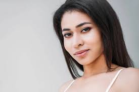 Immagini e foto stock di Bella donna di razza mista