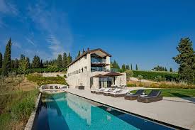 Unsere meereshäuser liegen in den schönsten badeorten in der toskana. Villa Skyfall Modernes Ferienhaus Toskana 10 Personen Bei Landmark