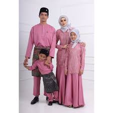 Gambar ini sanggup kamu download bersama dengan mutu hd secara gratis disini. 35 Ide Baju Sedondon Pink Belacan Lamaz Morradean