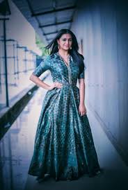 actress keerthy suresh latest traditional stills linksind actress keerthy suresh latest
