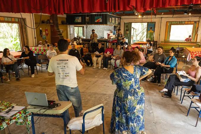Associação Mandicuera oferece curso de vivência caiçara para professores de escolas municipais de Paranaguá