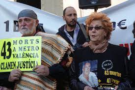 Esta son los principales accidentes de metro con víctimas mortales en el mundo en los últimos treinta años: File Concentracion Victimas Accidente Metro Valencia Flickr Gloriamartinezs 9 Jpg Wikimedia Commons
