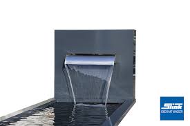 Wasserfall garten wasserfall garten ideen ideen idee garten terrasse terrassengarten. Formales Becken Mit Wasserfall Stele Ella Whitewater Slink Ideen Mit Wasser
