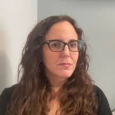 Justine Schultz's Instagram, Twitter & Facebook