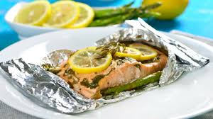 Salmon Empapelado Con Esparragos Como Cocinar Salmon Saludable Youtube
