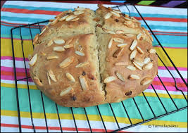 They bake a whole bunch at once, and then you can buy it and freeze extras until the next baking day. Tamalapaku Osterbrot Easter Bread Germany