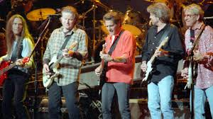 Former Eagles guitarist Don Felder abruptly exits stage due to 'medical  episode'