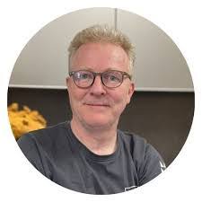 Jonathan Beech's Instagram, Twitter & Facebook