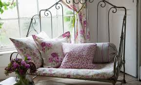 Grazioso divano moderno domingos, rappresenta il giusto compromesso tra qualità, funzionalità ad un prezzo competitivo. Come Trasformare Un Letto In Ferro Battuto In Due Divani Leitv