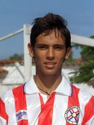 La foto fue sacada antes de la Copa América 1999. 25 años después, aún  sigue inflando redes. Roque Santa Cruz es una LEYENDA.