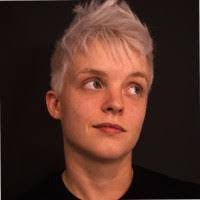 Lauren Hoey's Instagram, Twitter & Facebook