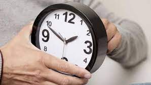 Si notas que tu dispositivo no presenta la hora actual, revisa la serie de consejos para que no tengas problemas con el nuevo horario de invierno Ydtjay2hidsmam