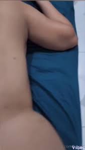 Joselis Johana sacando leche - Vídeos y Fotos Porno - EroMe