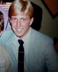 1984: Si William Zabka sa edad na 19 : r/cobrakai
