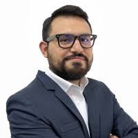 900+ perfiles de «Roland»