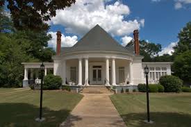 Montezuma Ga Watson Mathews Funeral Home Mckenzie House Photograph Copyright Brian Brown Vanishing South Georgia Usa 2016 With Images Georgia Usa House Styles Brian Brown