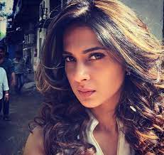 Jennifer Winget Age Height Weight Biography Affair Family Wiki