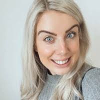 Emily Wallis's Instagram, Twitter & Facebook