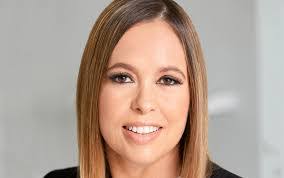 Laura Desmond's Instagram, Twitter & Facebook