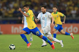 Die ausdehnung von norden nach süden beträgt 3694 km, die von westen nach osten an der breitesten stelle circa 1423 km. Copa America Brasilien Schlagt Argentinien Messi Weiter Ohne Titel Fussball Stuttgarter Nachrichten