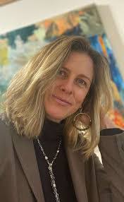 Diane West's Instagram, Twitter & Facebook