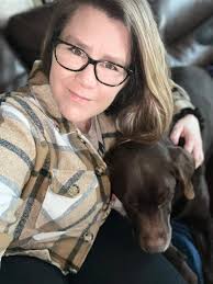 Whinney the pup. Im waiting patiently for my dinner❤❤