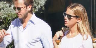 ↪ το δοκίμιο εξετάζει τη σχέση μεταξύ της οικονομικής ανάπτυξης και της πολιτισμικής άνθισης. Niarxoy Oikonomoy Xwrisan Gia Ta Matia Ths Keit Xantson Zwh Iefimerida Gr