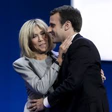 December 21, 1977 (age 42 years), amiens, france spouse: The Moment Emmanuel Macron 15 Stars In School Play And Kisses Teacher 40 Who Would Become His Wife World News Mirror Online