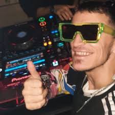 Roy Paez (@RoyEstebanPaez)